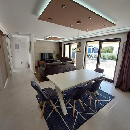 Martina Bellevue Smrika