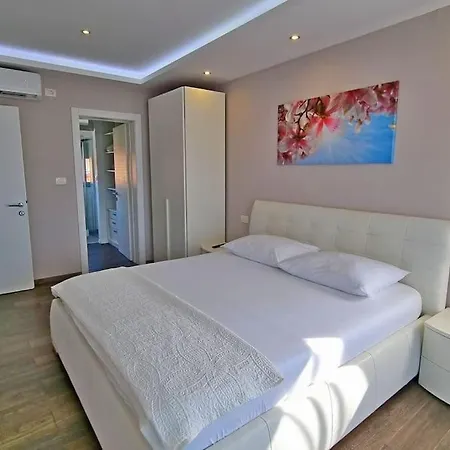 Martina Bellevue Villa