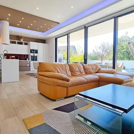 Martina Bellevue * Šmrika